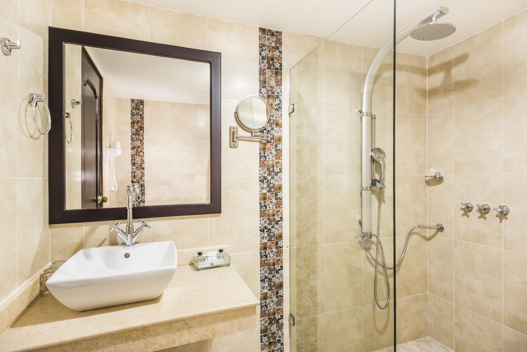 Dorado Plaza Boutique Calle Del Arsenal 4*