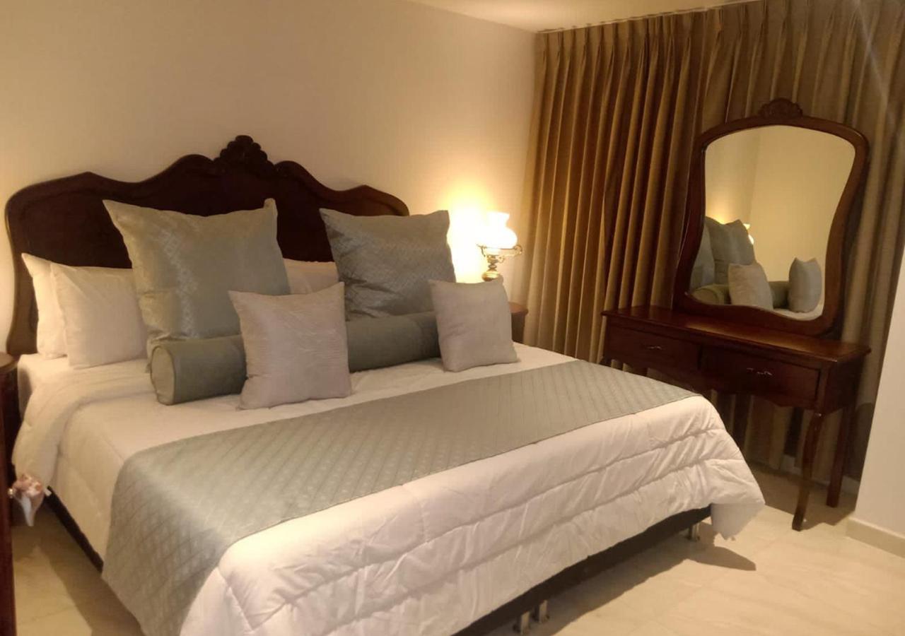 Dorado Plaza Boutique Calle Del Arsenal 4*