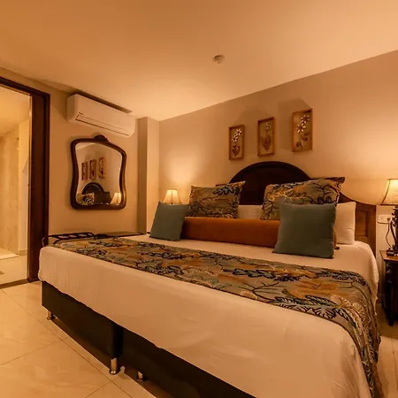 Dorado Plaza Calle Del Arsenal Hotel