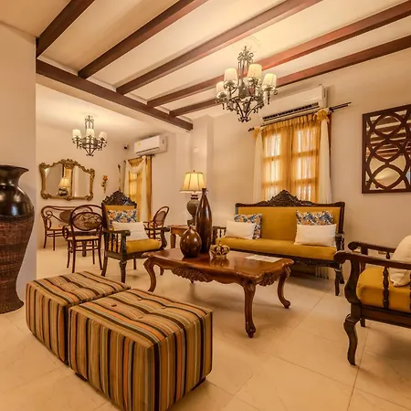 Dorado Plaza Calle Del Arsenal 4*