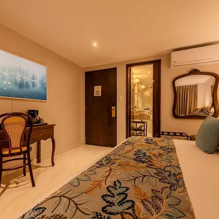 Dorado Plaza Calle Del Arsenal Hotel 4*