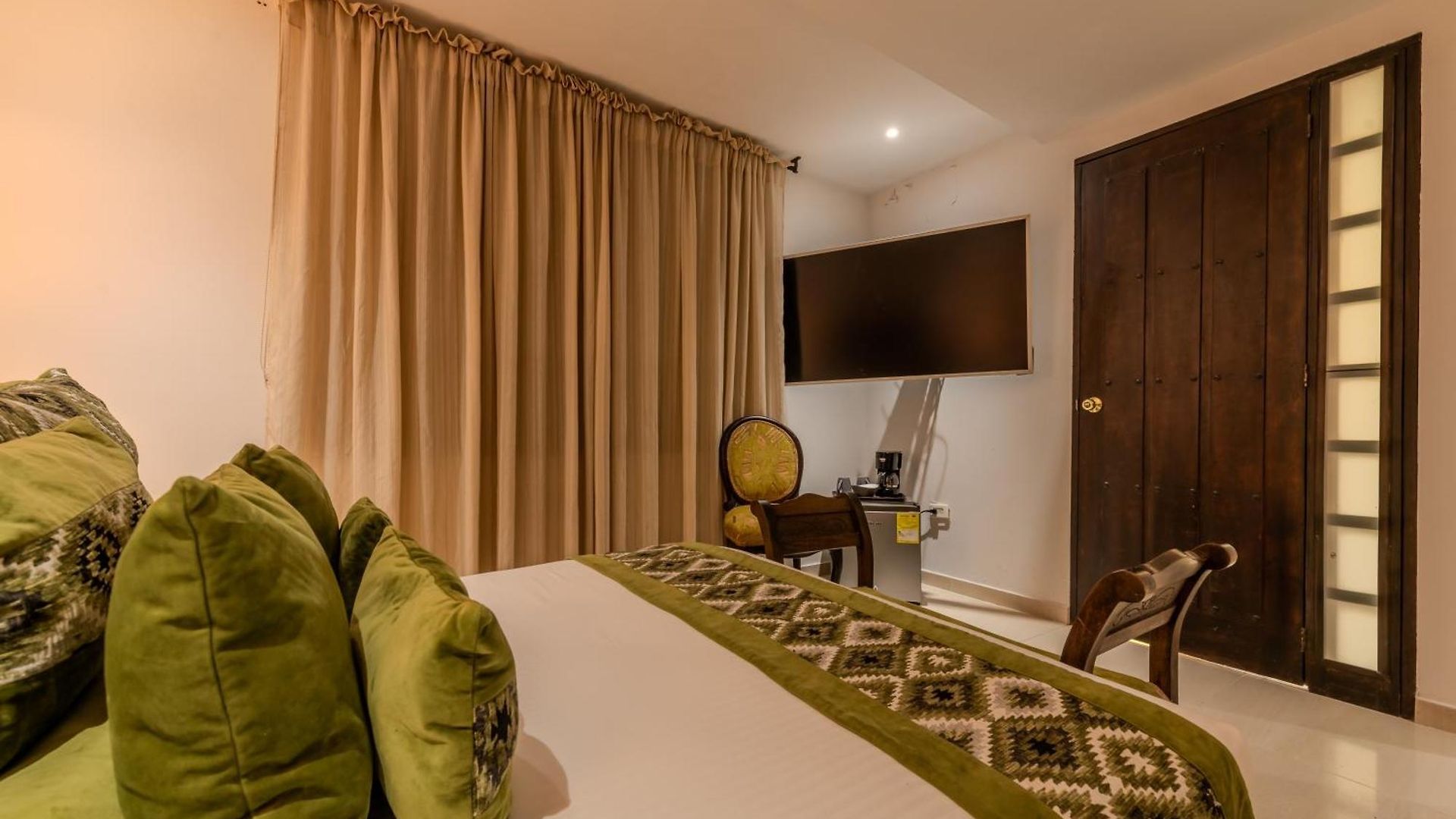 Hotel Dorado Plaza Boutique Calle Del Arsenal 4*
