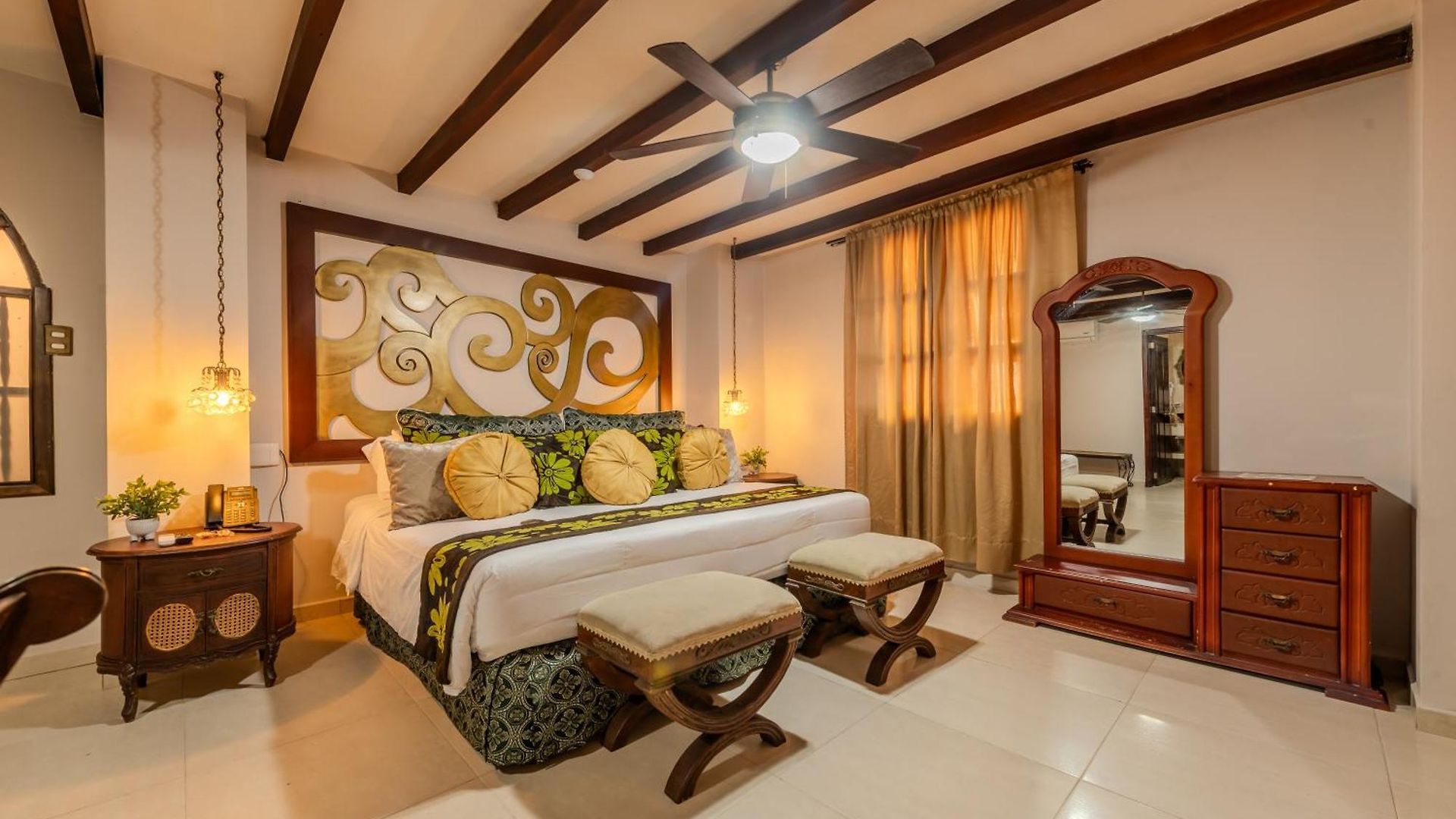 Dorado Plaza Boutique Calle Del Arsenal Hotel