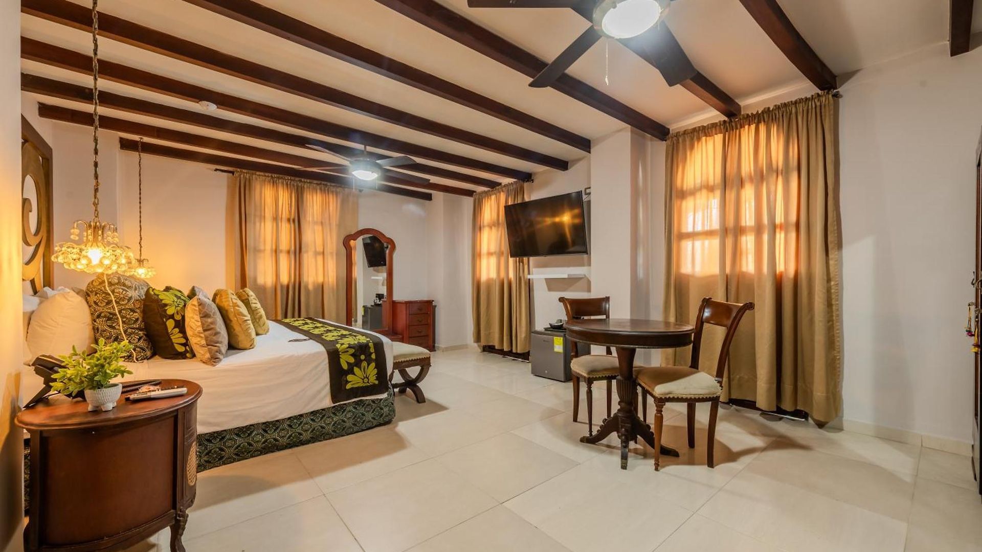 Hotel Dorado Plaza Boutique Calle Del Arsenal