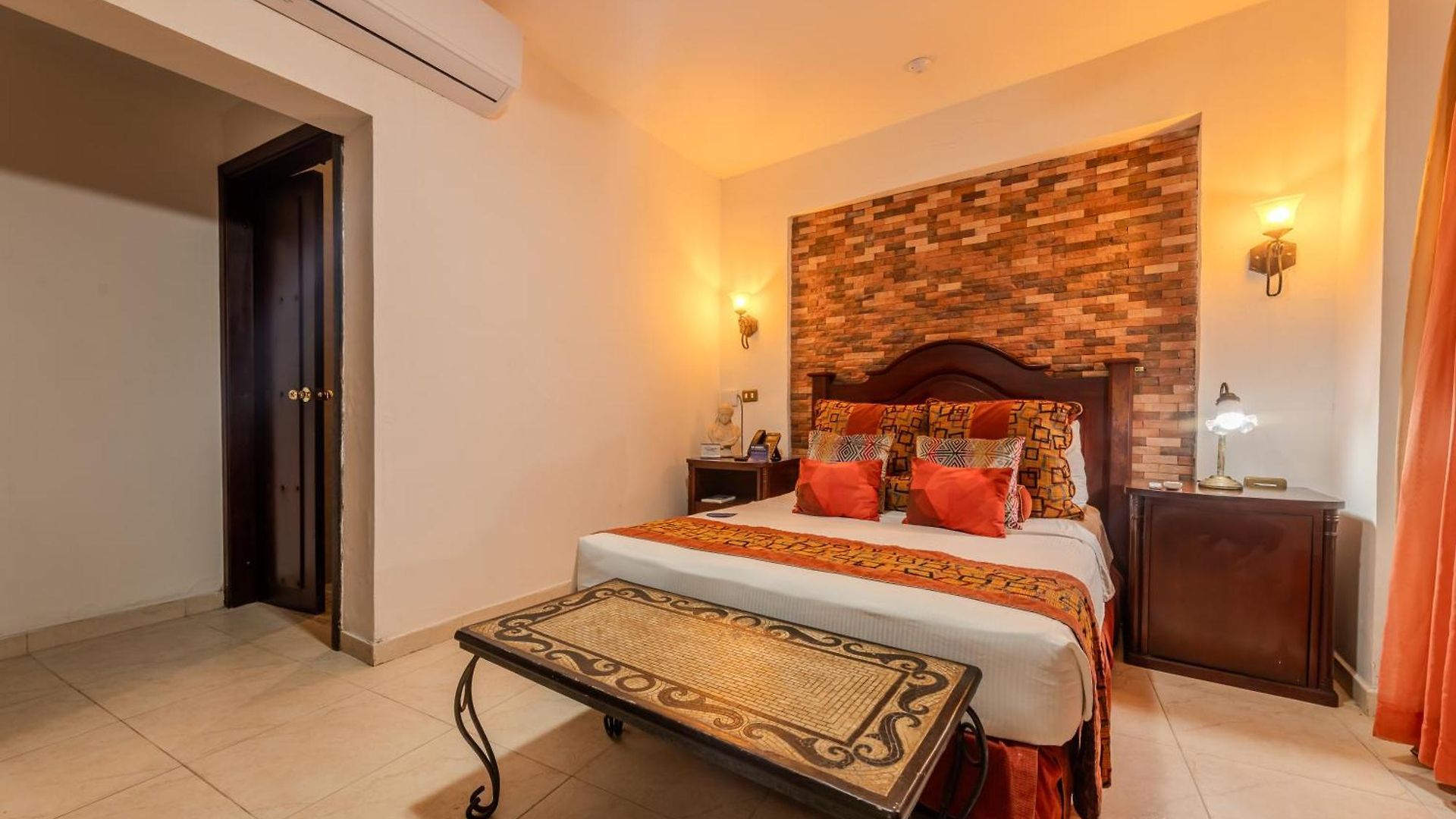 Dorado Plaza Boutique Calle Del Arsenal 4*