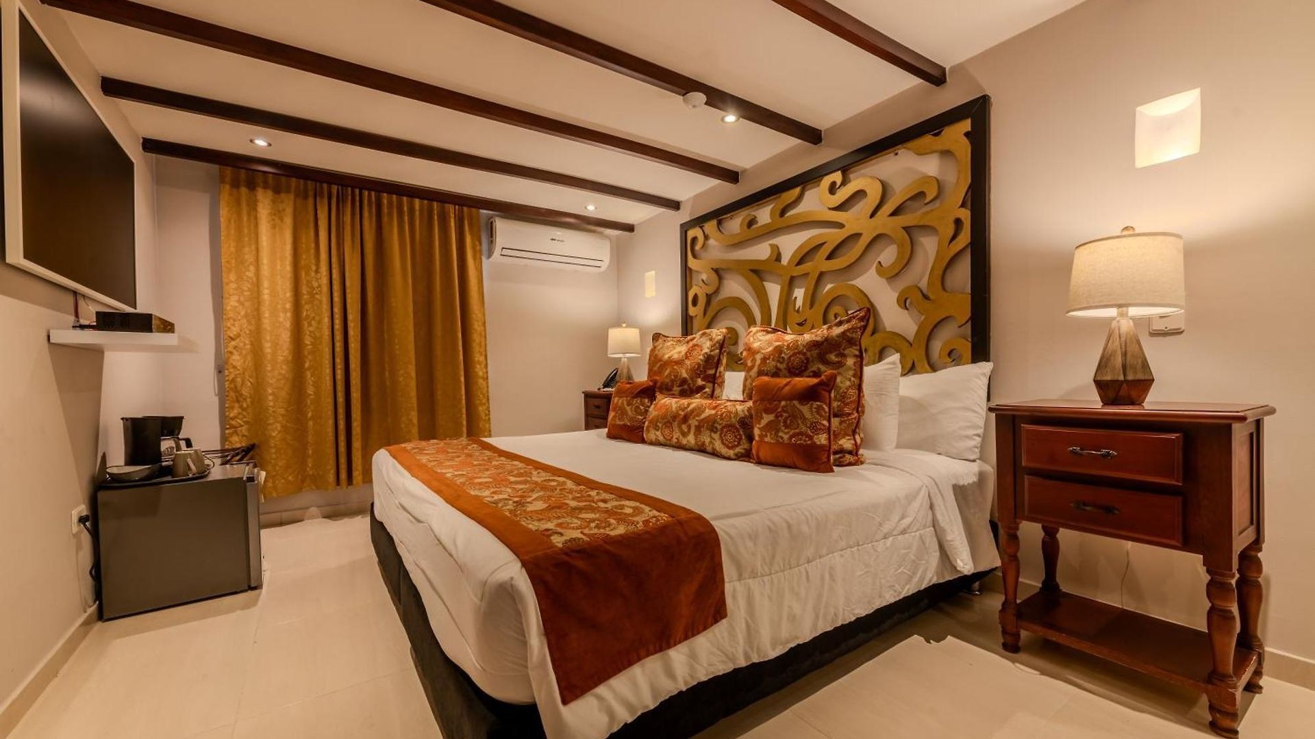 Dorado Plaza Boutique Calle Del Arsenal 4*