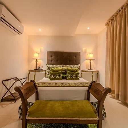 Dorado Plaza Boutique Calle Del Arsenal 4*