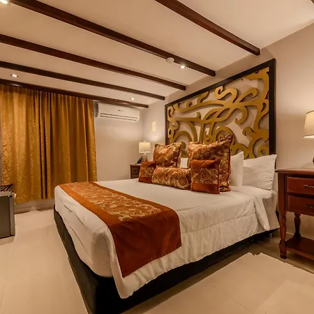 Dorado Plaza Boutique Calle Del Arsenal 4*