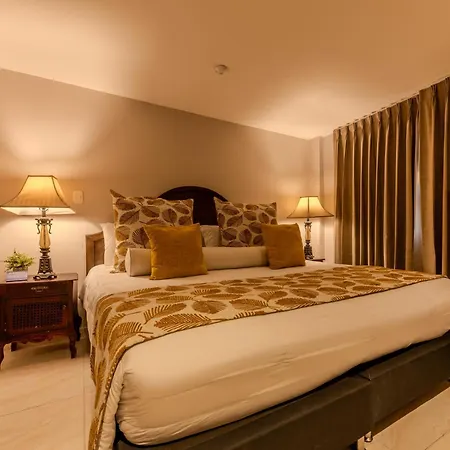 Dorado Plaza Boutique Calle Del Arsenal 4*