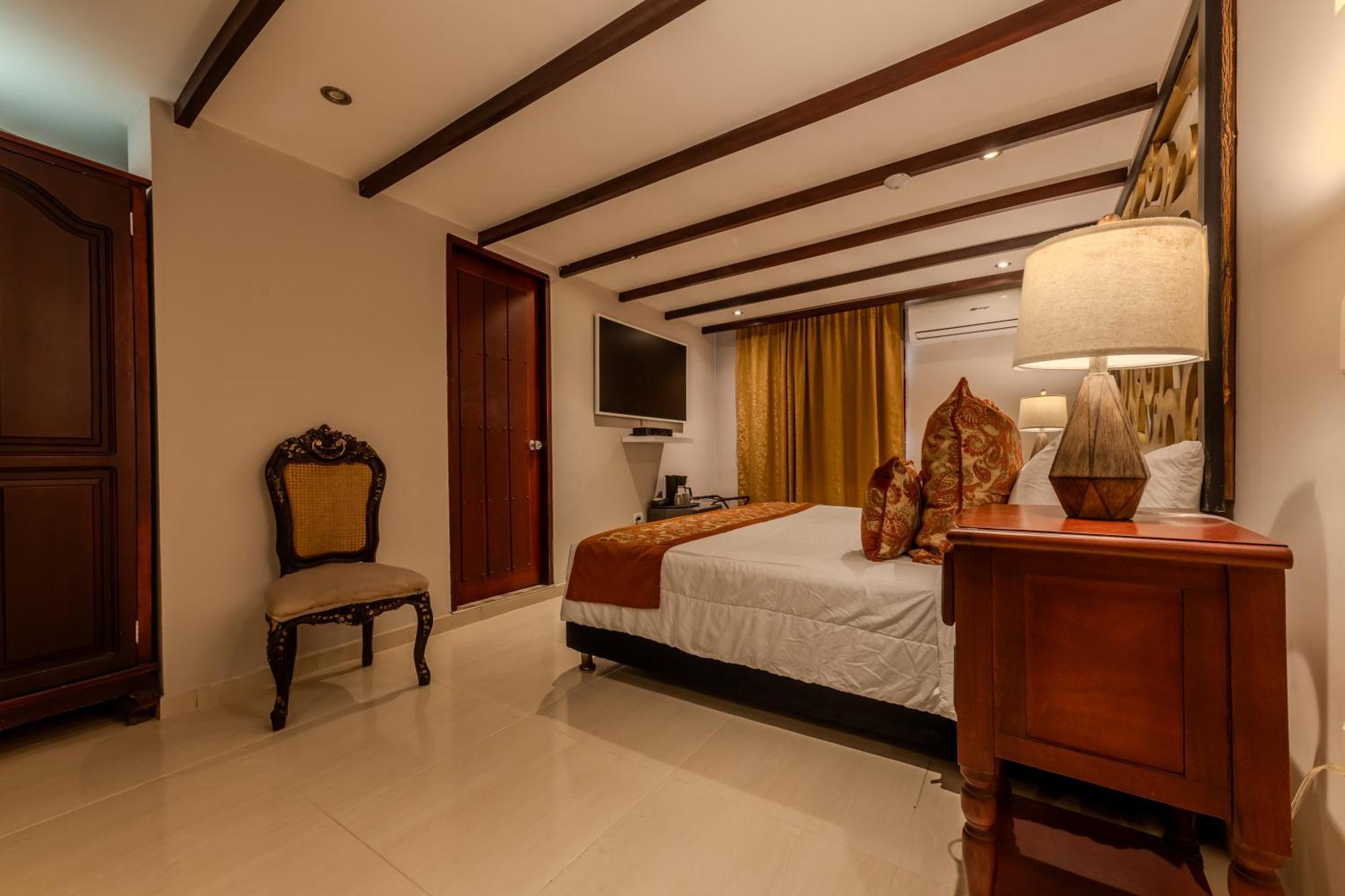 Dorado Plaza Boutique Calle Del Arsenal Hotel