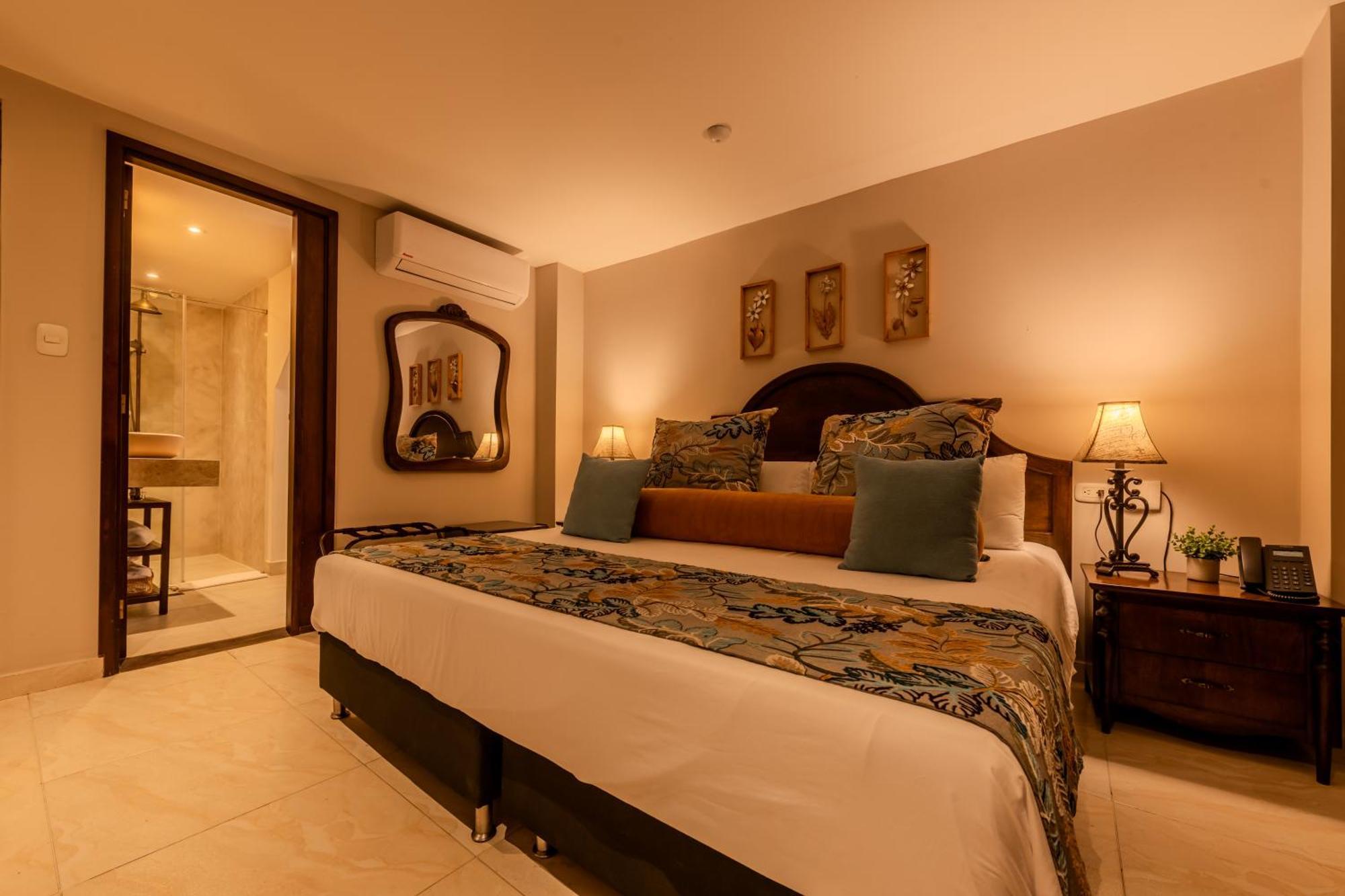Dorado Plaza Boutique Calle Del Arsenal Hotel