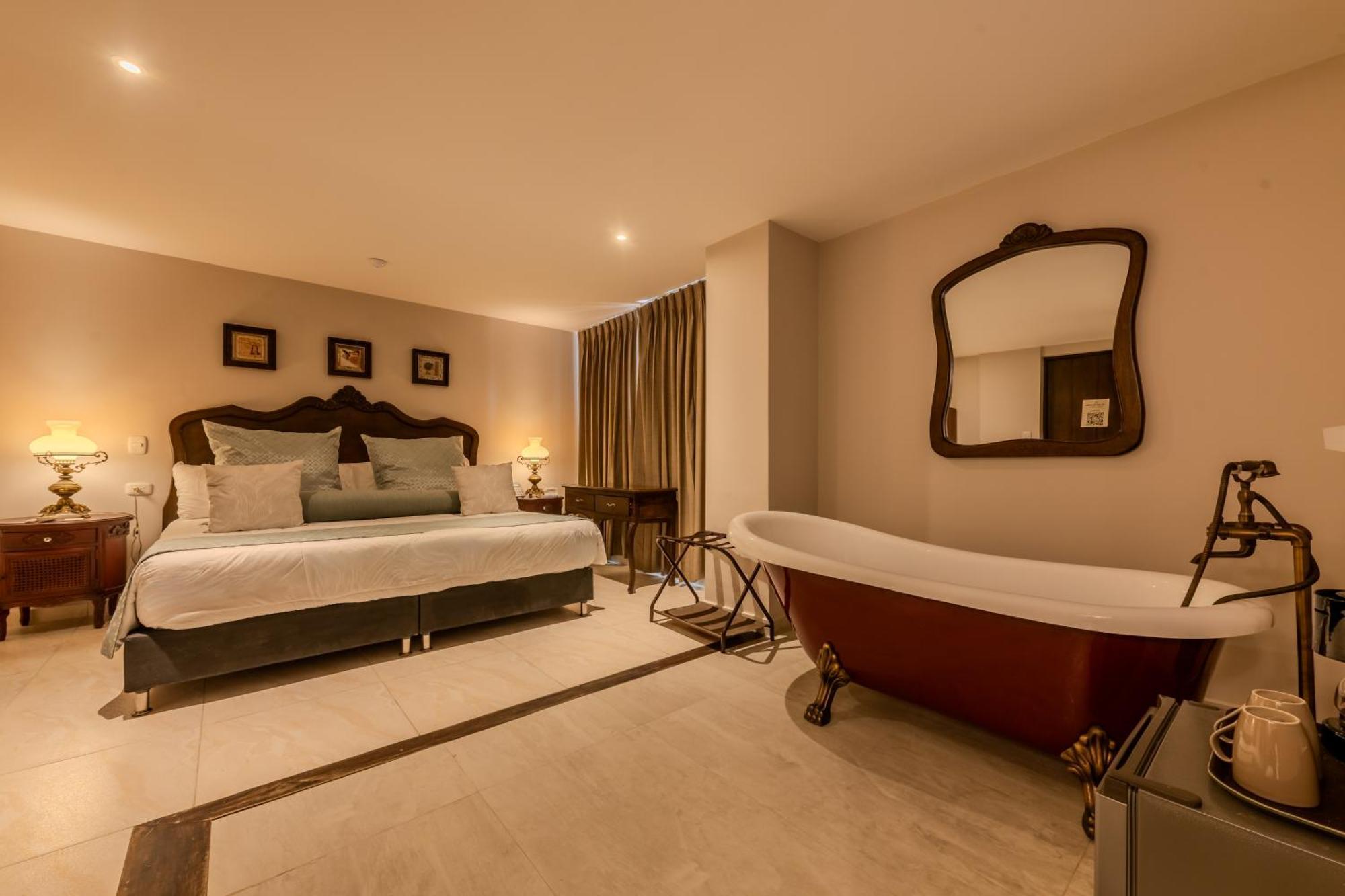 Dorado Plaza Boutique Calle Del Arsenal 4*
