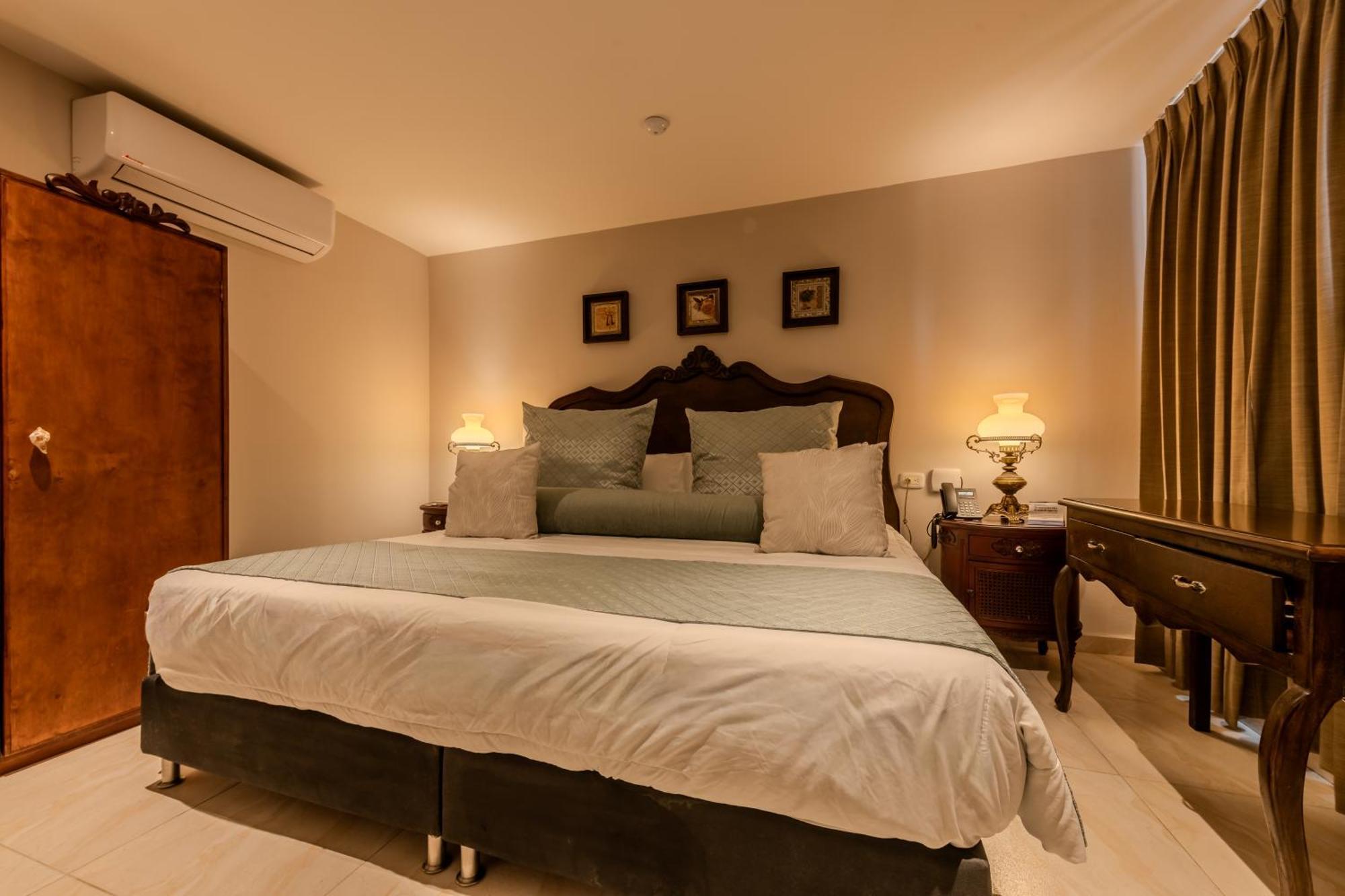 Dorado Plaza Boutique Calle Del Arsenal Hotel