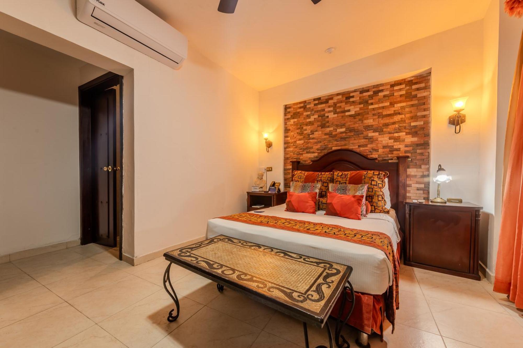 Dorado Plaza Boutique Calle Del Arsenal 4*