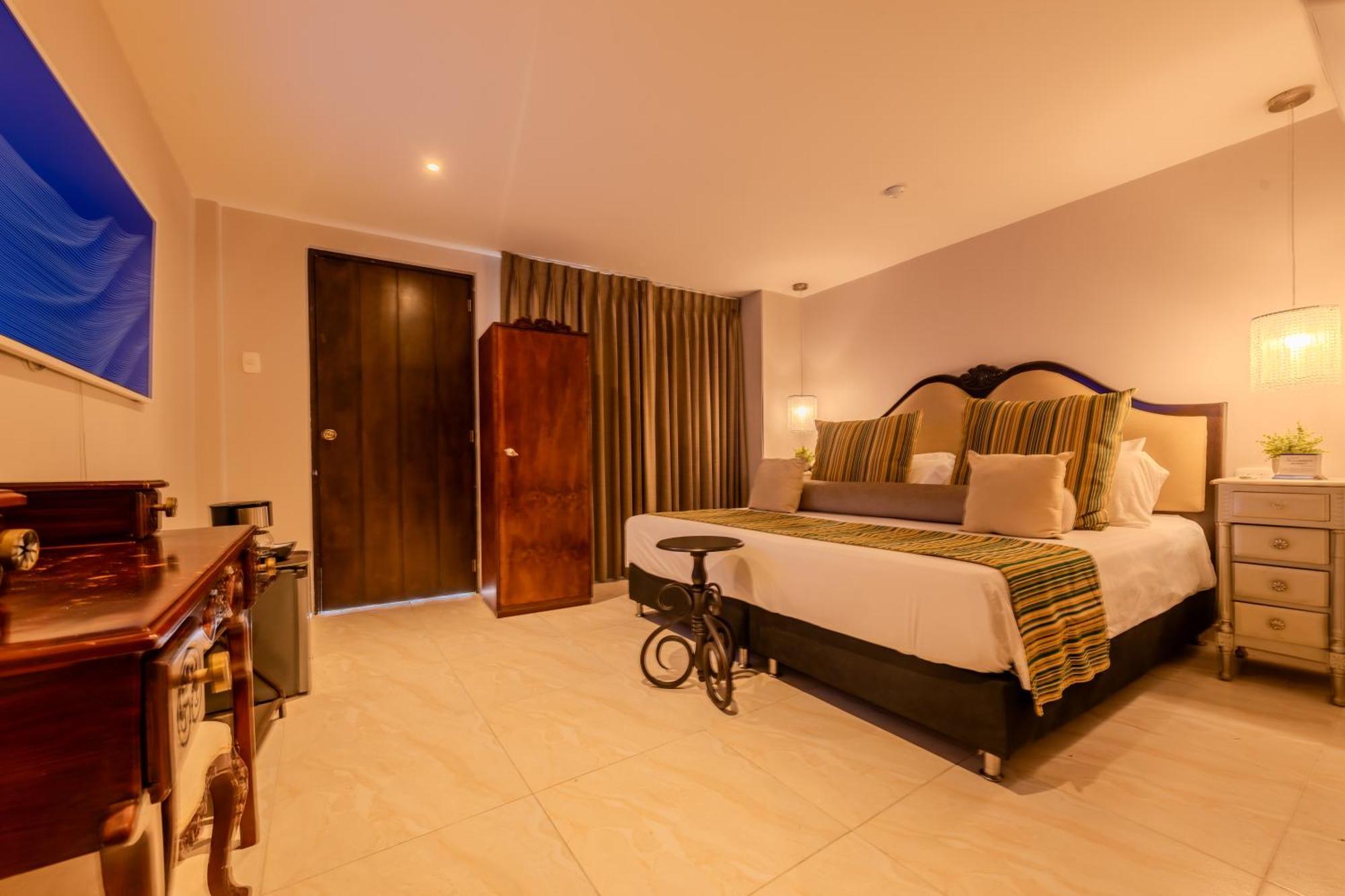 Dorado Plaza Boutique Calle Del Arsenal Hotel