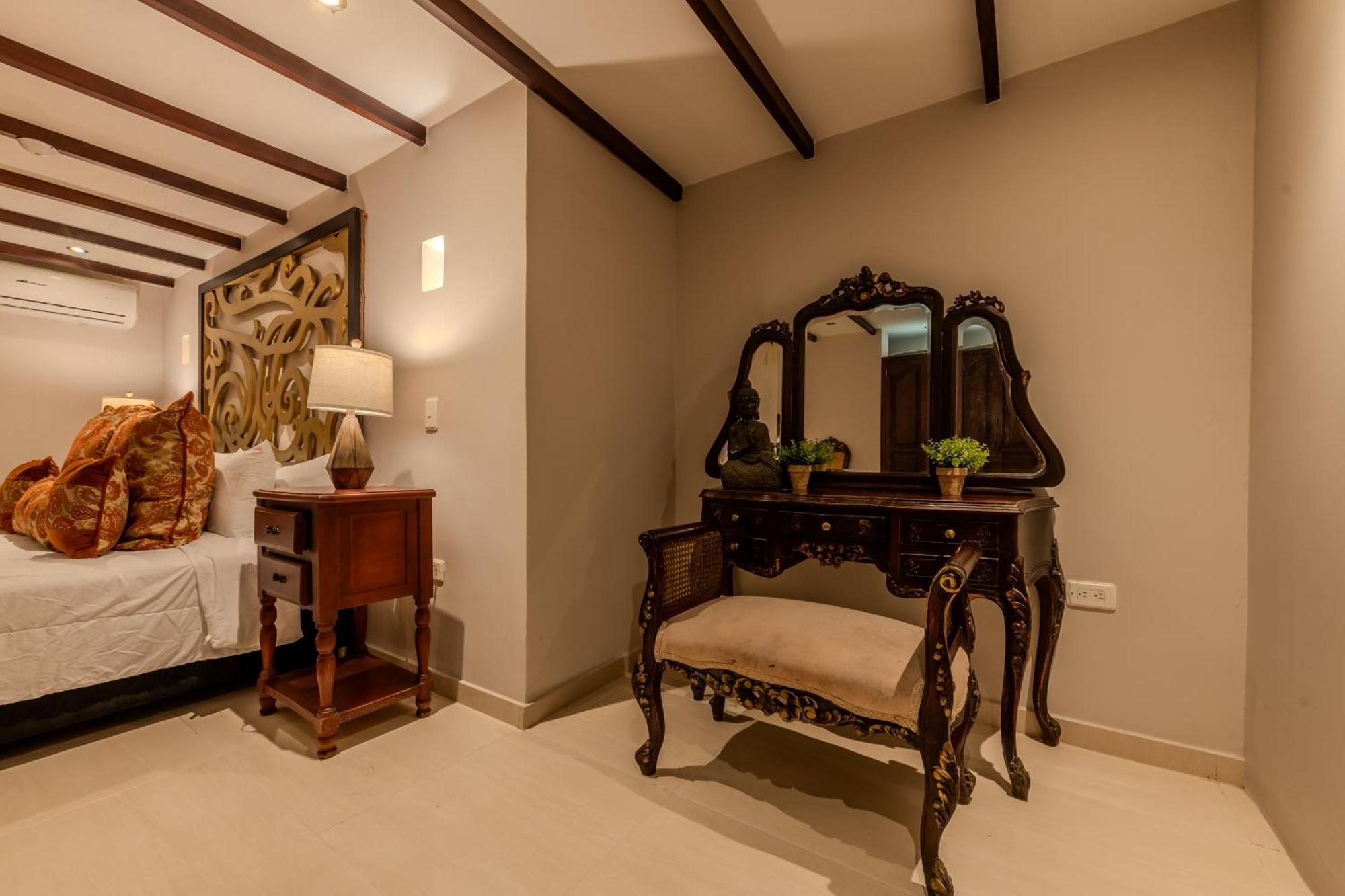 Dorado Plaza Boutique Calle Del Arsenal Cartagena
