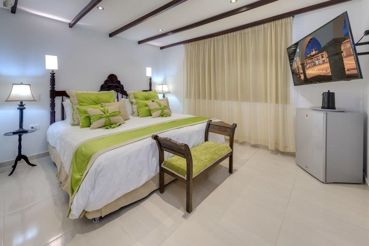 Dorado Plaza Boutique Calle Del Arsenal